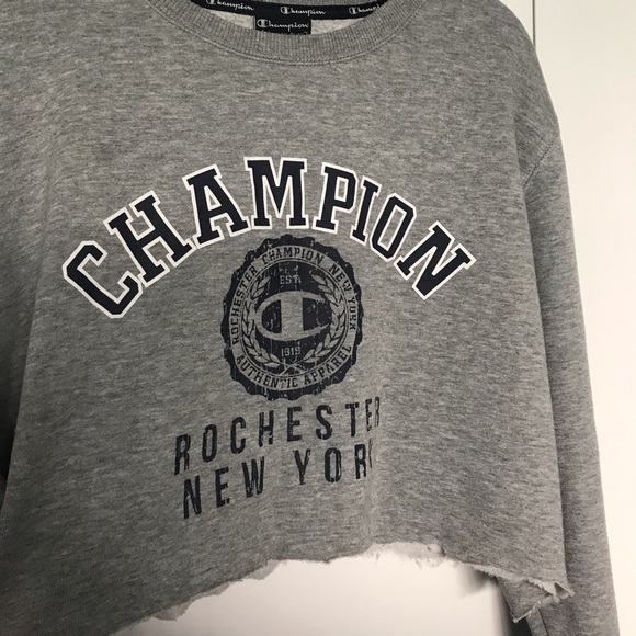 Champion Hand Cropped Jumper Raw Hem Size XL (14) - Picture 2 of 4